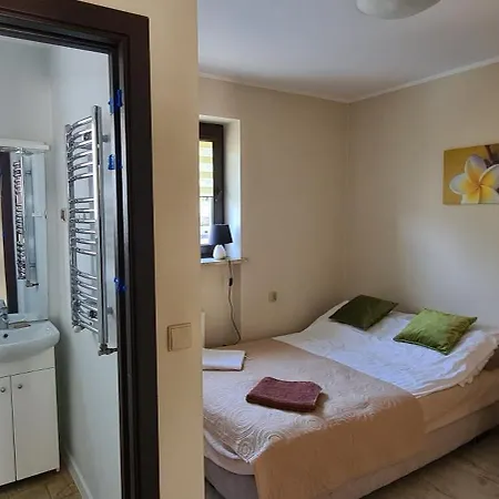 فندق مبيت وإفطار Koral 3*